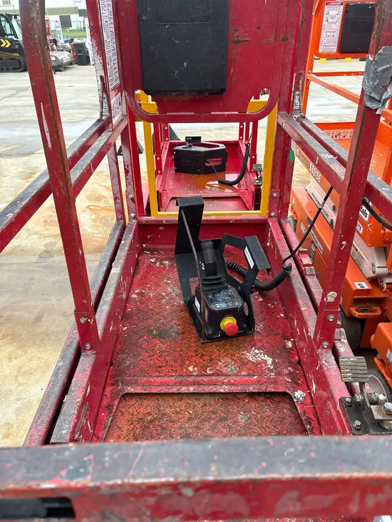 2019 MEC MICRO 19 Scissor Lift