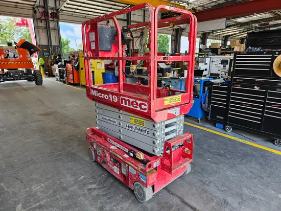 2018 MEC MICRO 19 Scissor Lift