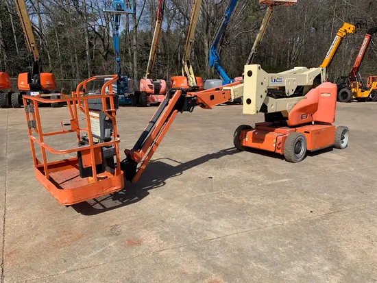 2014 JLG E400AJPN Articulating Boom Lift