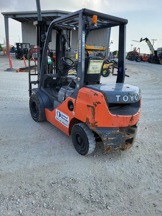 2018 Toyota 8FDU25 Warehouse Forklift