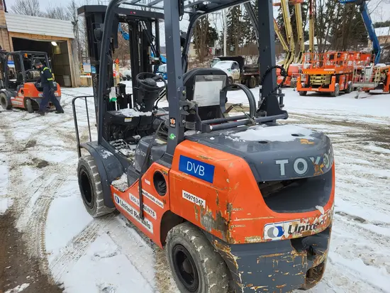2019 Toyota 8FGU30 Warehouse Forklift