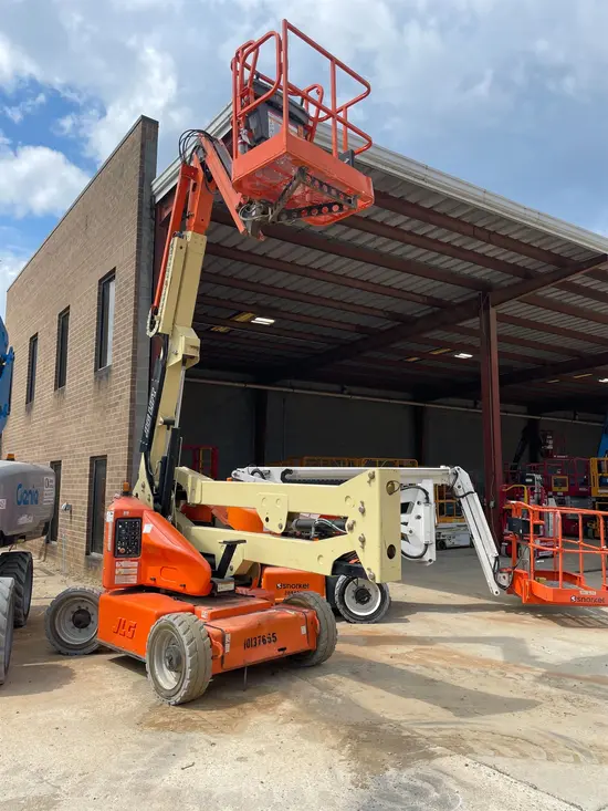 2013 JLG E450AJ Articulating Boom Lift