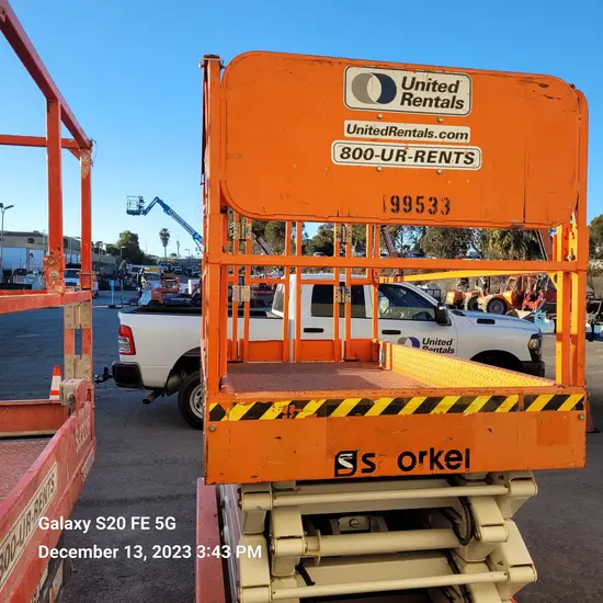2017 Snorkel S4732E Scissor Lift