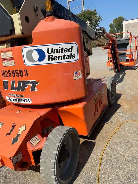 2014 JLG E400AJPN Articulating Boom Lift