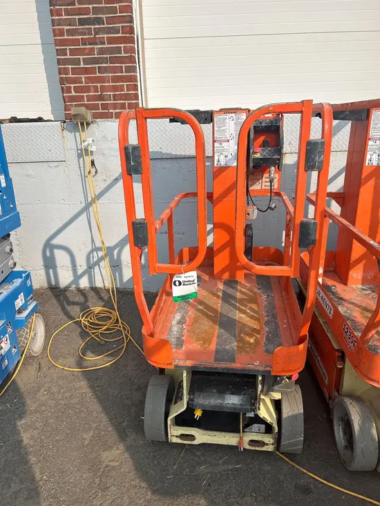 2014 JLG 1230ES Self-Propelled One-Person Lift