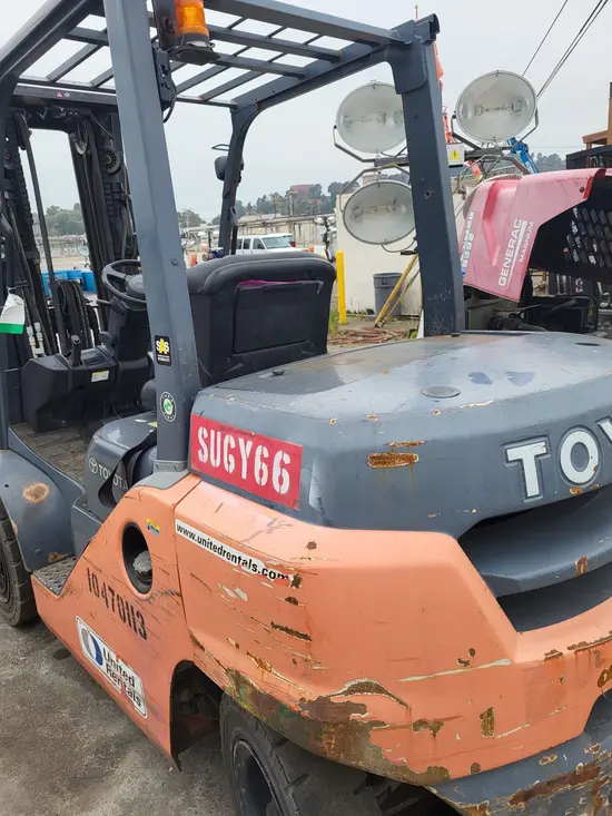 2016 Toyota 8FD35U Warehouse Forklift