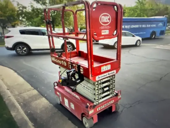 2018 MEC MICRO 19 Scissor Lift