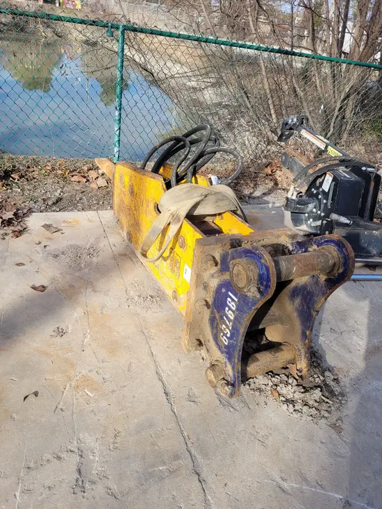 2017 SOOSAN CB500 Attachment