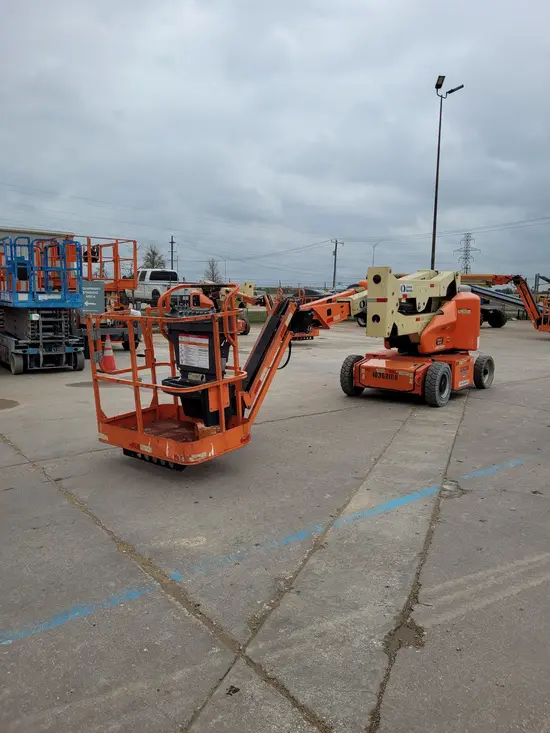 2015 JLG E400AJPN Articulating Boom Lift