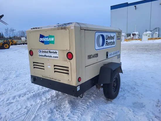 2020 Doosan P425/HP375EXT4I Air Compressor