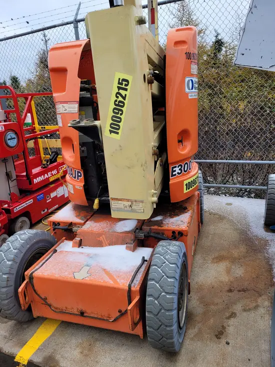 2012 JLG E300AJP Articulating Boom Lift