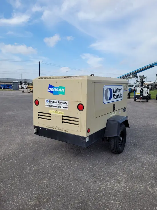 2018 Doosan P425/HP375WCUT4 Air Compressor