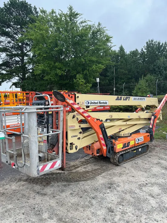 2016 JLG X700AJ Atrium Lift