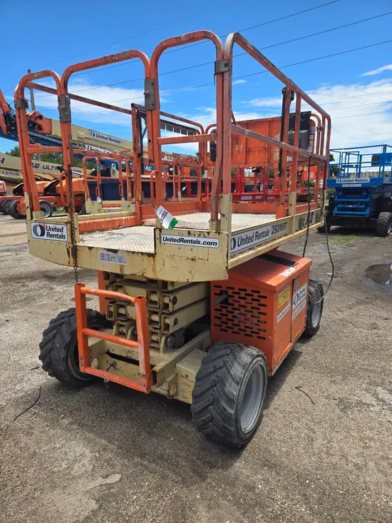 2019 JLG 260MRT Rough Terrain Scissor Lift