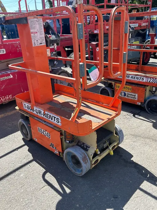 2014 JLG 1230ES Self-Propelled One-Person Lift