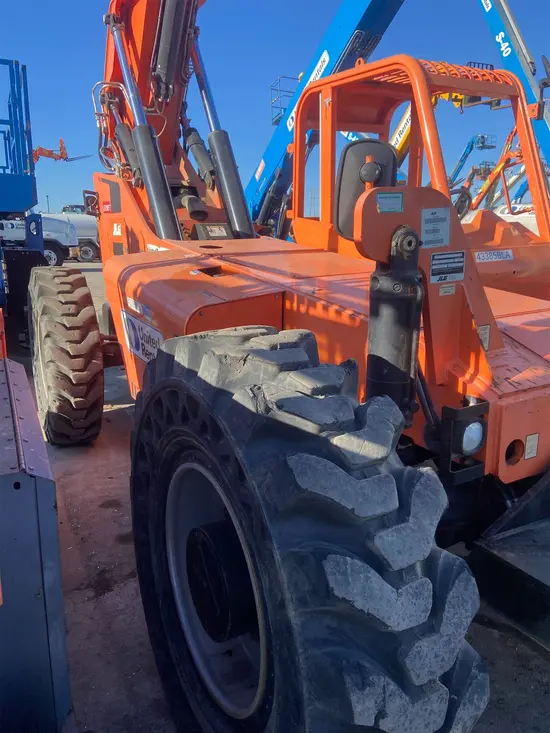 2017 SKYTRAK 10054 Forklift