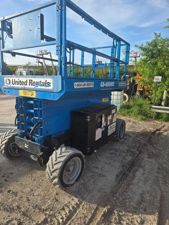 2016 Genie GS-4069DC Scissor Lift