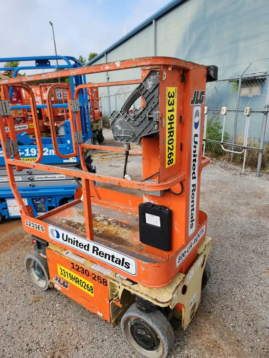 2019 JLG 1230ES Self-Propelled One-Person Lift