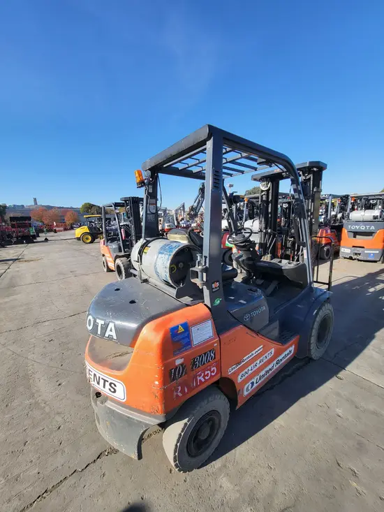 2018 Toyota 8FGU25 Warehouse Forklift