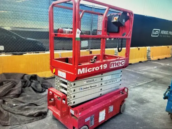 2018 MEC MICRO 19 Scissor Lift