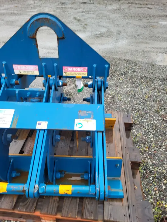 2023 Kenco KL12000