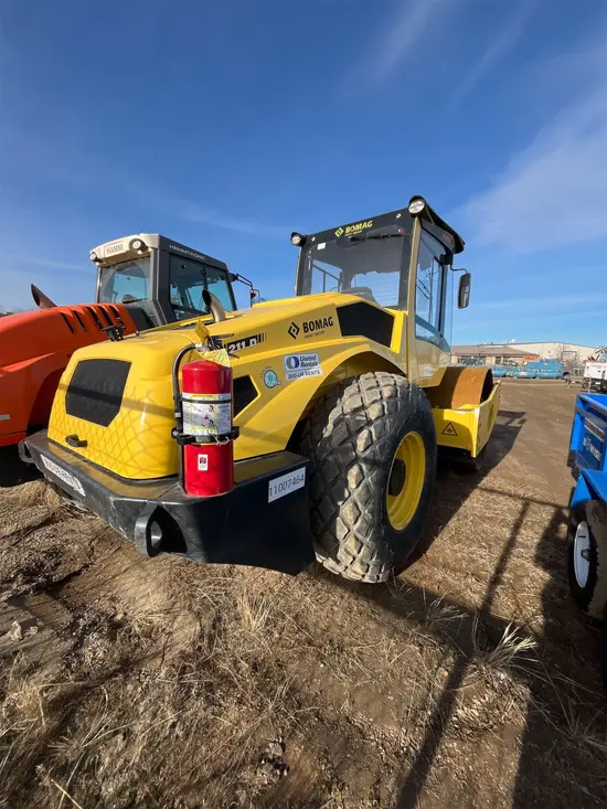 2019 BOMAG BW211D-5 Single Drum Roller