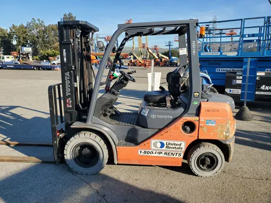 2017 Toyota 8FGU25 Warehouse Forklift