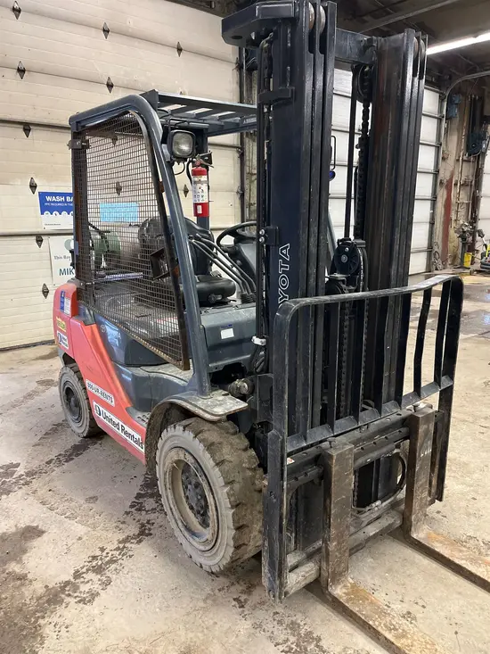 2019 Toyota 8FGU30 Warehouse Forklift