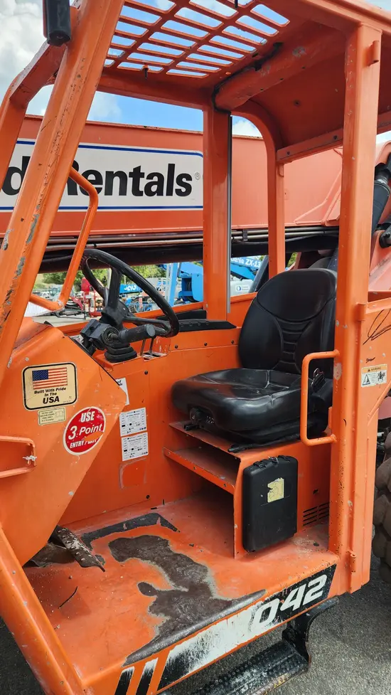 2017 SKYTRAK 8042 Forklift