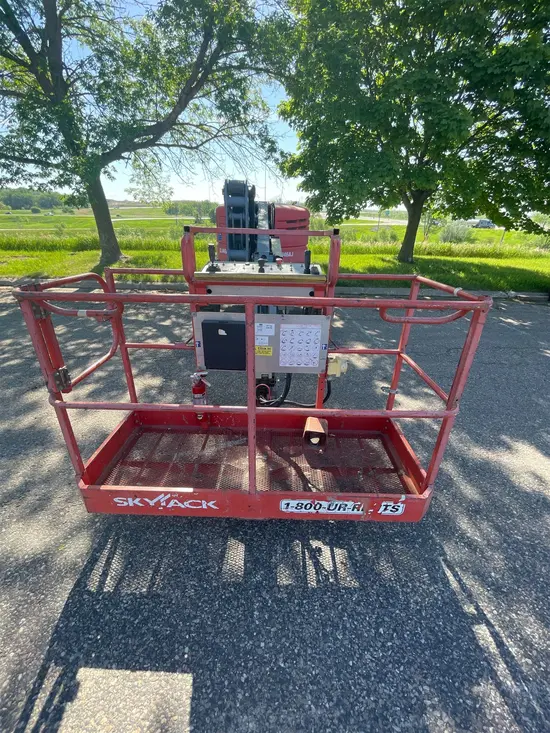 2017 Skyjack SJ46AJ Articulating Boom Lift