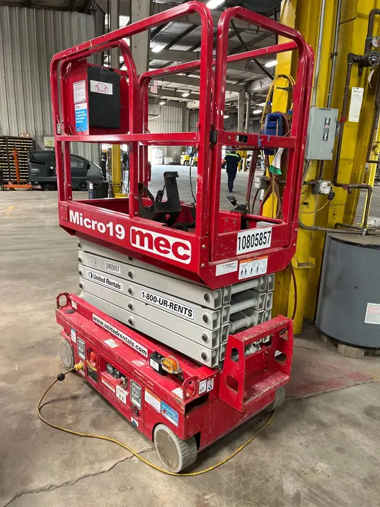 2018 MEC MICRO 19 Scissor Lift