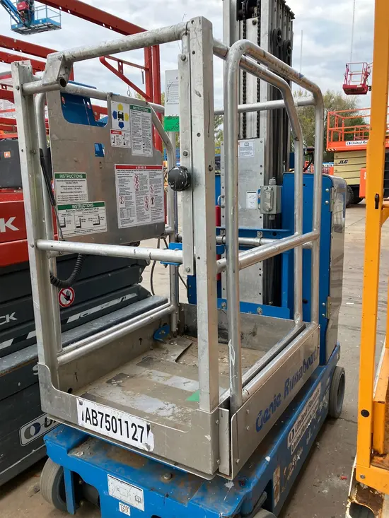 2017 Genie GR-20 Self-Propelled One-Person Lift