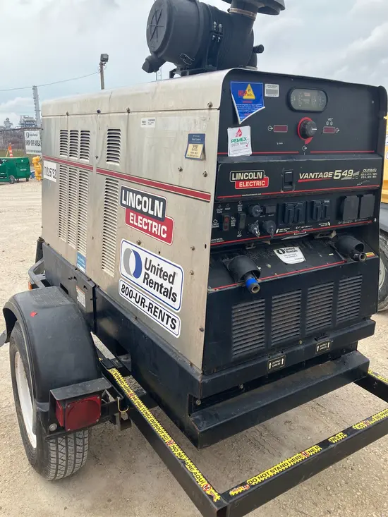 2019 Lincoln Electric VANTAGE 549 Welder