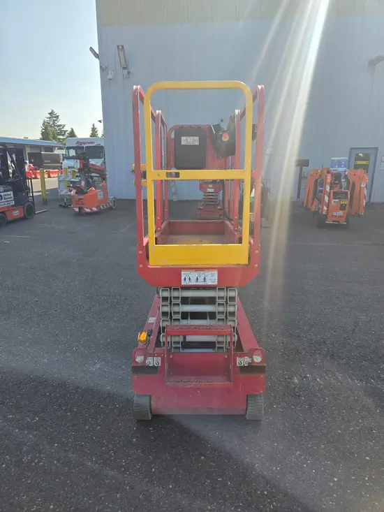 2018 MEC MICRO 19 Scissor Lift