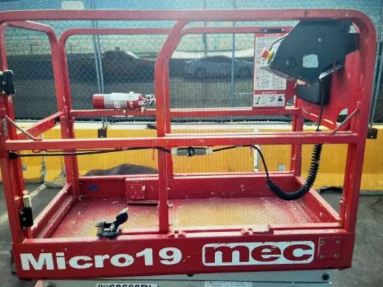 2018 MEC MICRO 19 Scissor Lift