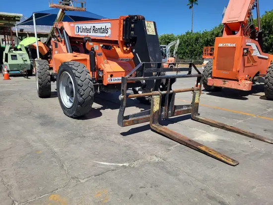 2016 SKYTRAK 6042 Forklift