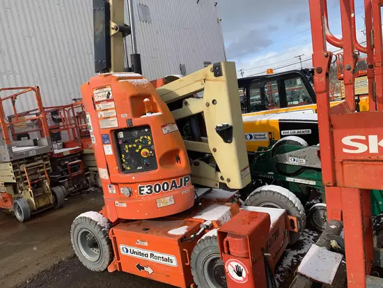 2014 JLG E300AJP Articulating Boom Lift