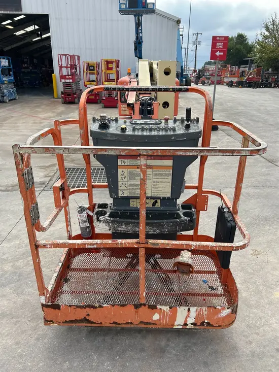 2014 JLG E400AJPN Articulating Boom Lift