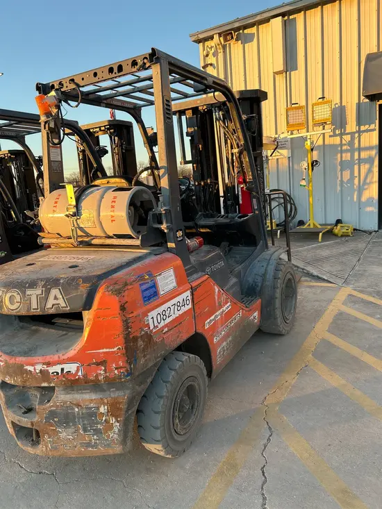 2018 Toyota 8FGU30 Warehouse Forklift