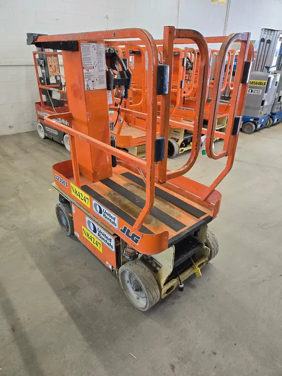 2014 JLG 1230ES Self-Propelled One-Person Lift