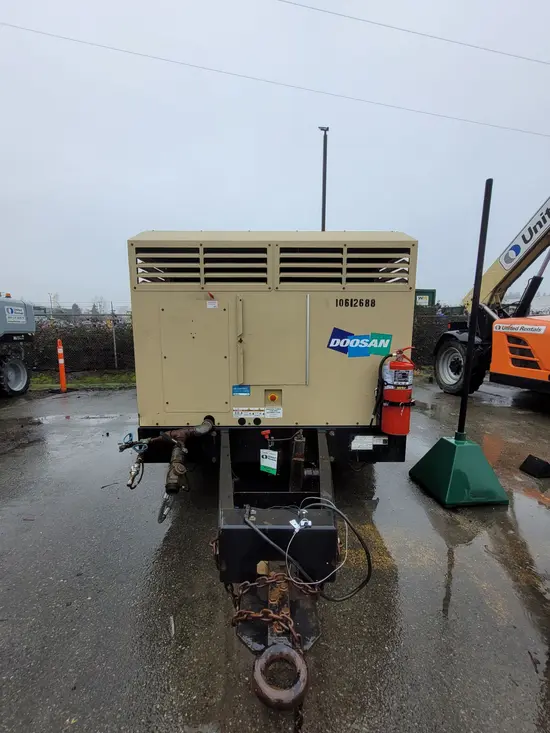 2017 Doosan XP825/HP750WCU Air Compressor