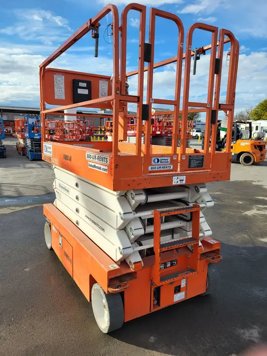 2017 Snorkel S4732E Scissor Lift