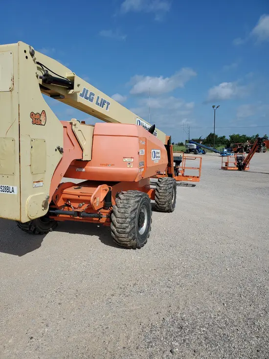 2013 JLG 800AJ Articulating Boom Lift