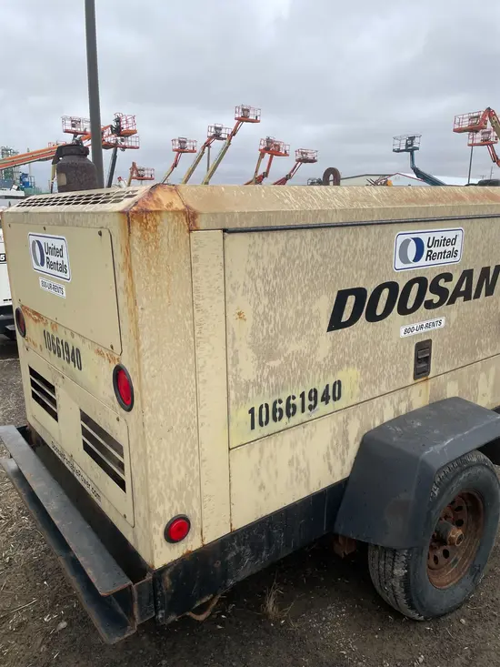 2016 Doosan XP375WJD Air Compressor