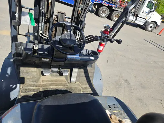 2016 Toyota 8FD35U Warehouse Forklift