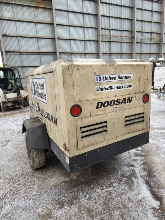 2021 Doosan P425/HP375WCUT4 Air Compressor