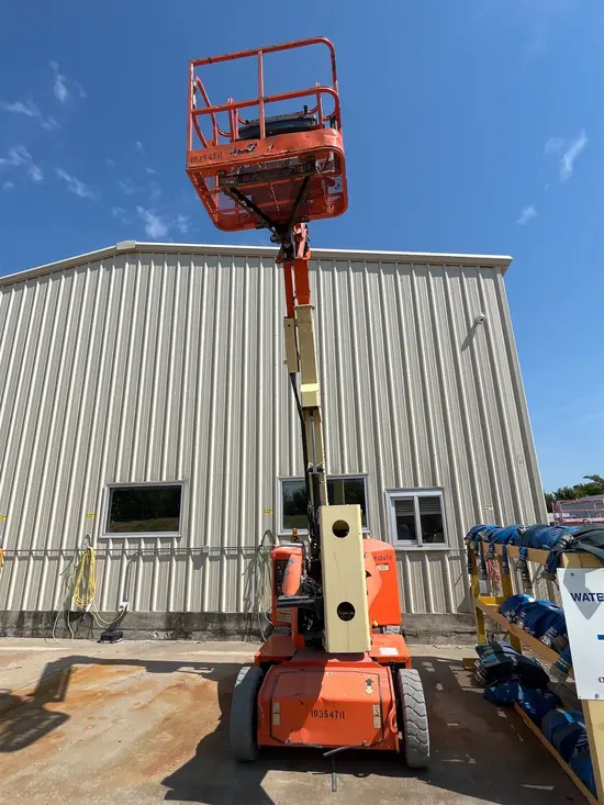 2015 JLG E400AJPN Articulating Boom Lift