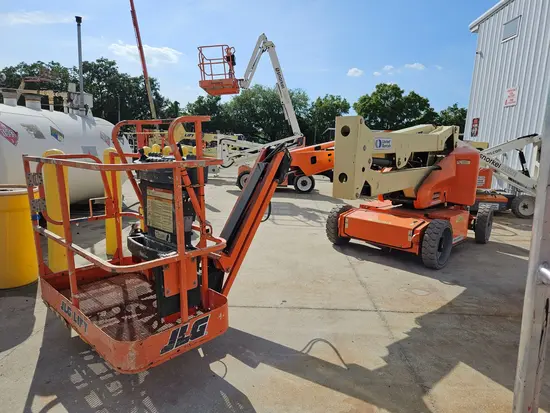 2016 JLG E450AJ Articulating Boom Lift