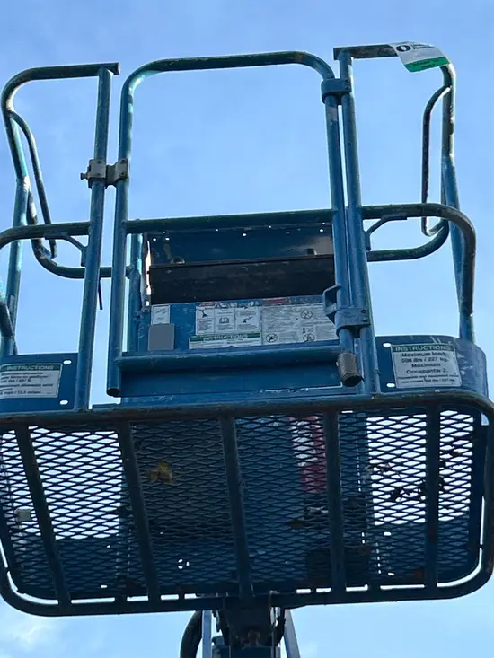 2015 Genie Z-40/23N RJ Articulating Boom Lift