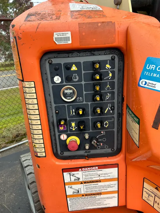 2014 JLG E400AJPN Articulating Boom Lift